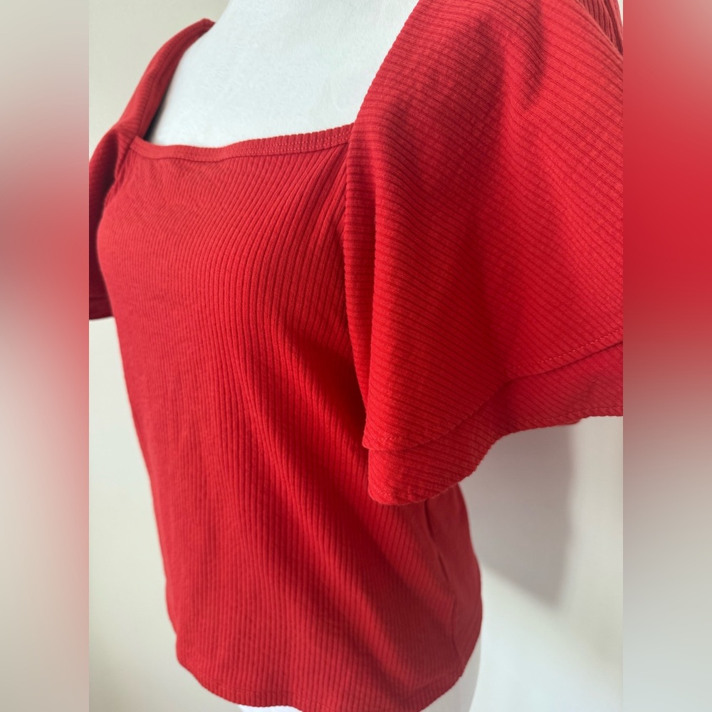 3/$25 H&M Red Ribbed Flutter Sleeve Top - Feminine and Stylish - Picture 4 of 7
